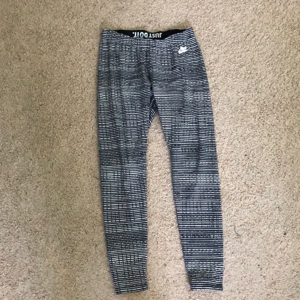 Nike Cotton Leggings with black and white stripes